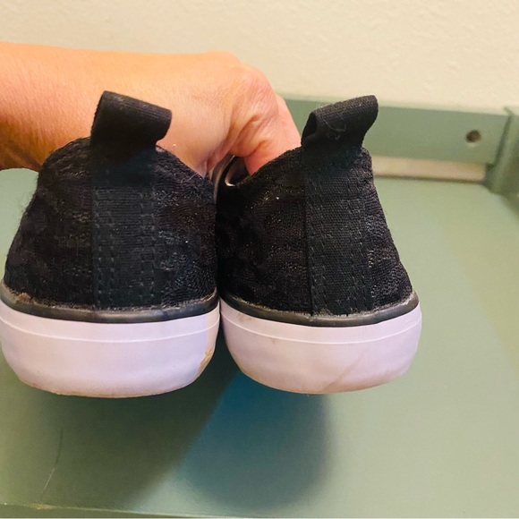 ⭐️ Twisted Slip In and Step Out Shoes - Picture 4 of 7